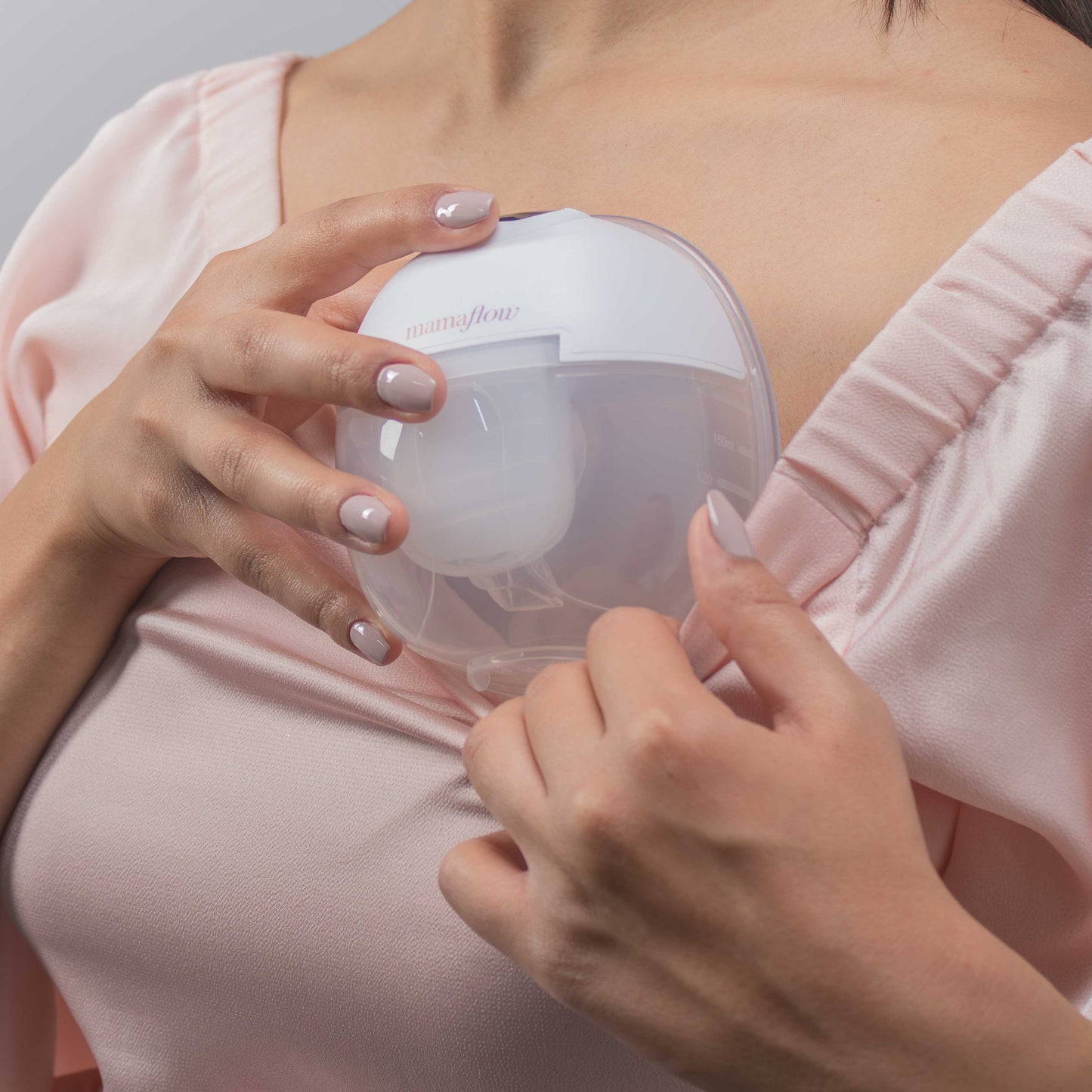 Single Wearable Breast Pump with Case